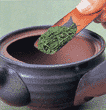 茶葉を入れる